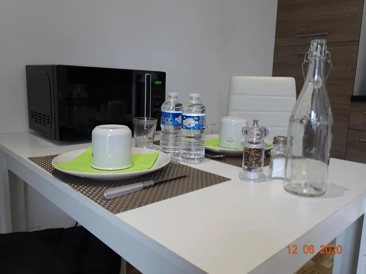 Apartment Legend- Parking Prive Gratuit- Terrasse Privee- Wifi - Convert - Alimentec Bourg-en-Bresse France