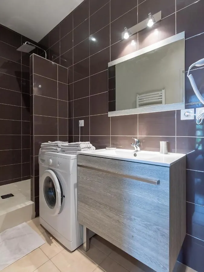 Apartment Legend- Parking Prive Gratuit- Terrasse Privee- Wifi - Convert - Alimentec Bourg-en-Bresse