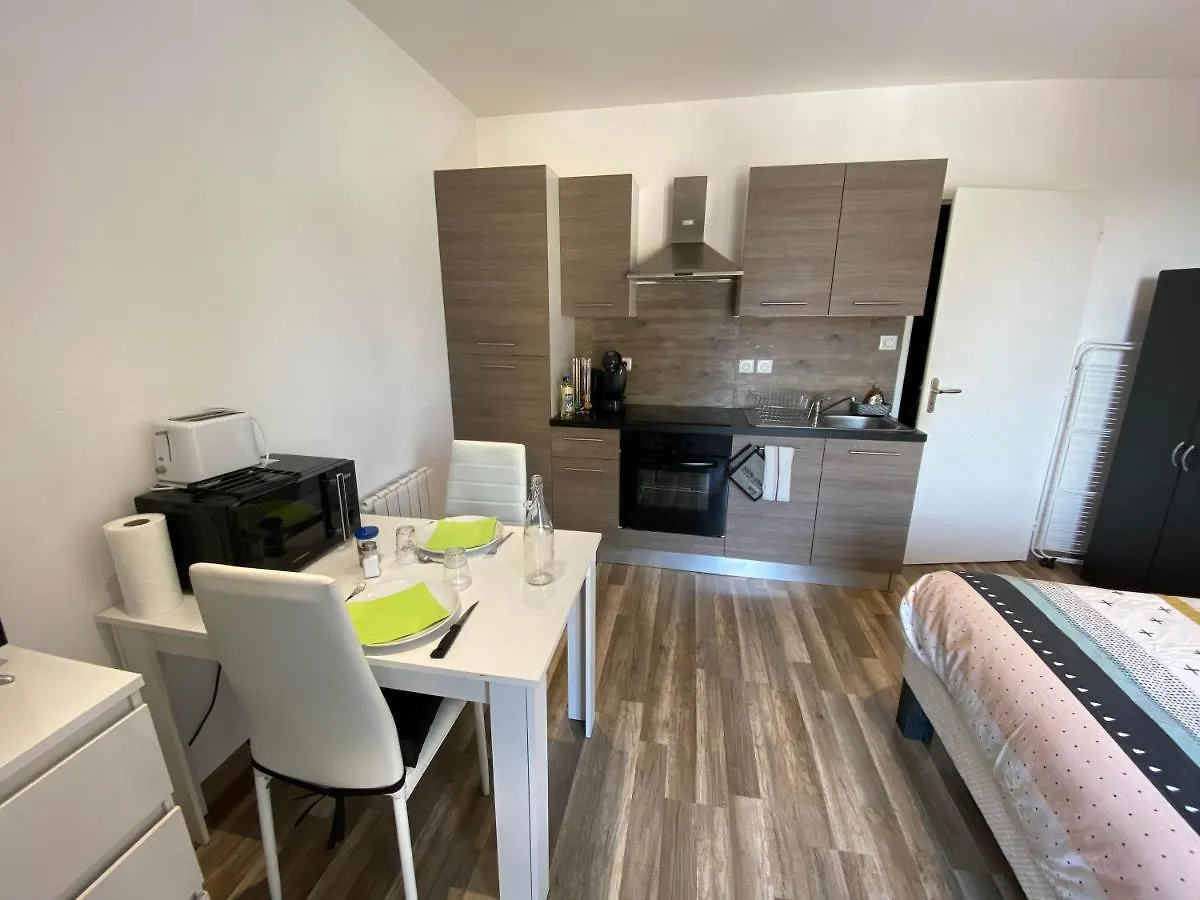 Legend- Parking Prive Gratuit- Terrasse Privee- Wifi - Convert - Alimentec Bourg-en-Bresse 0*,