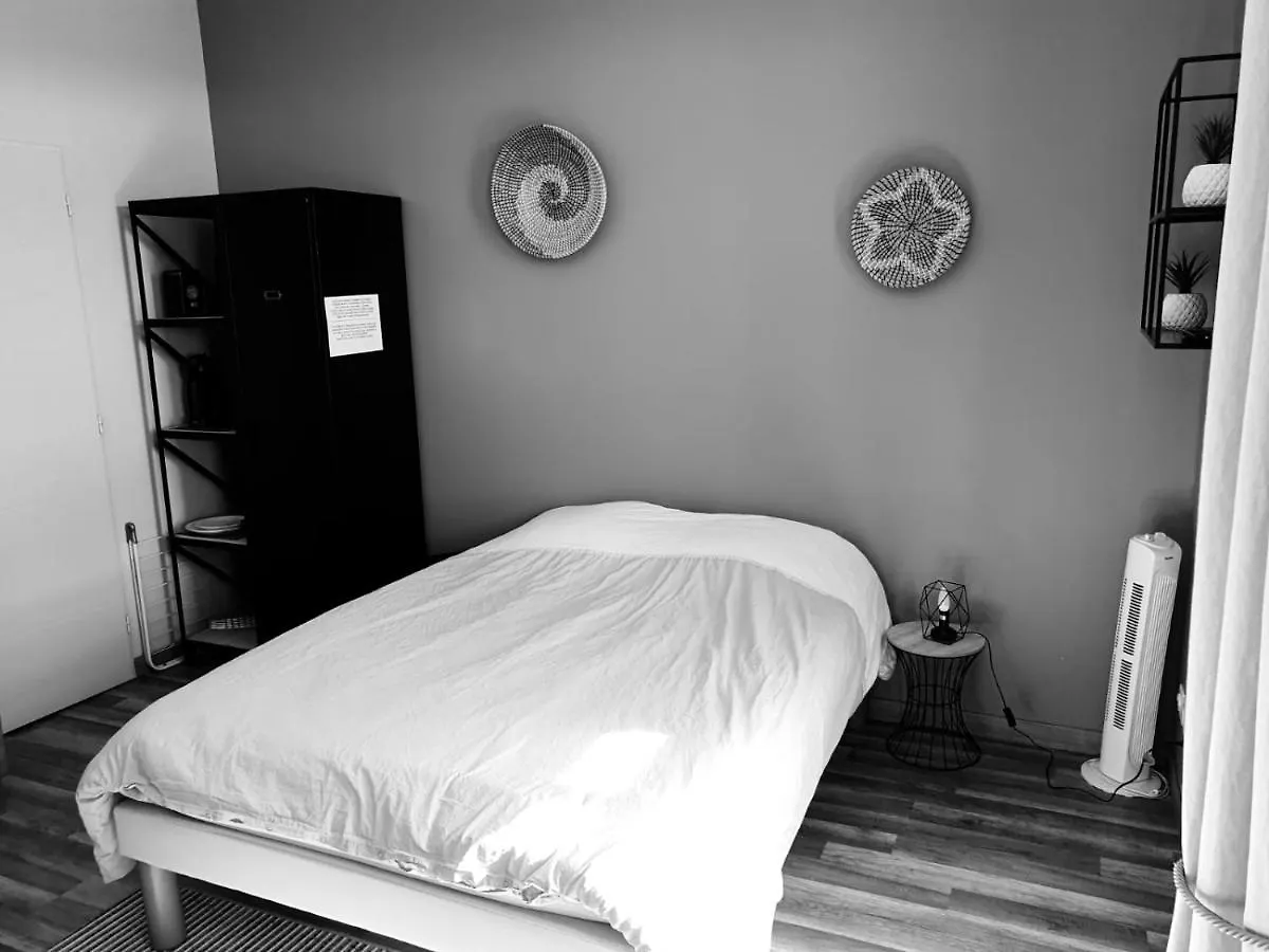 Legend- Parking Prive Gratuit- Terrasse Privee- Wifi - Convert - Alimentec Bourg-en-Bresse 0*,  France
